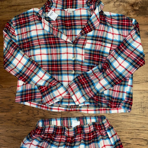 AMERICAN EAGLE NEW WITH TAGS FLANNEL PJ SET - Picture 2 of 6